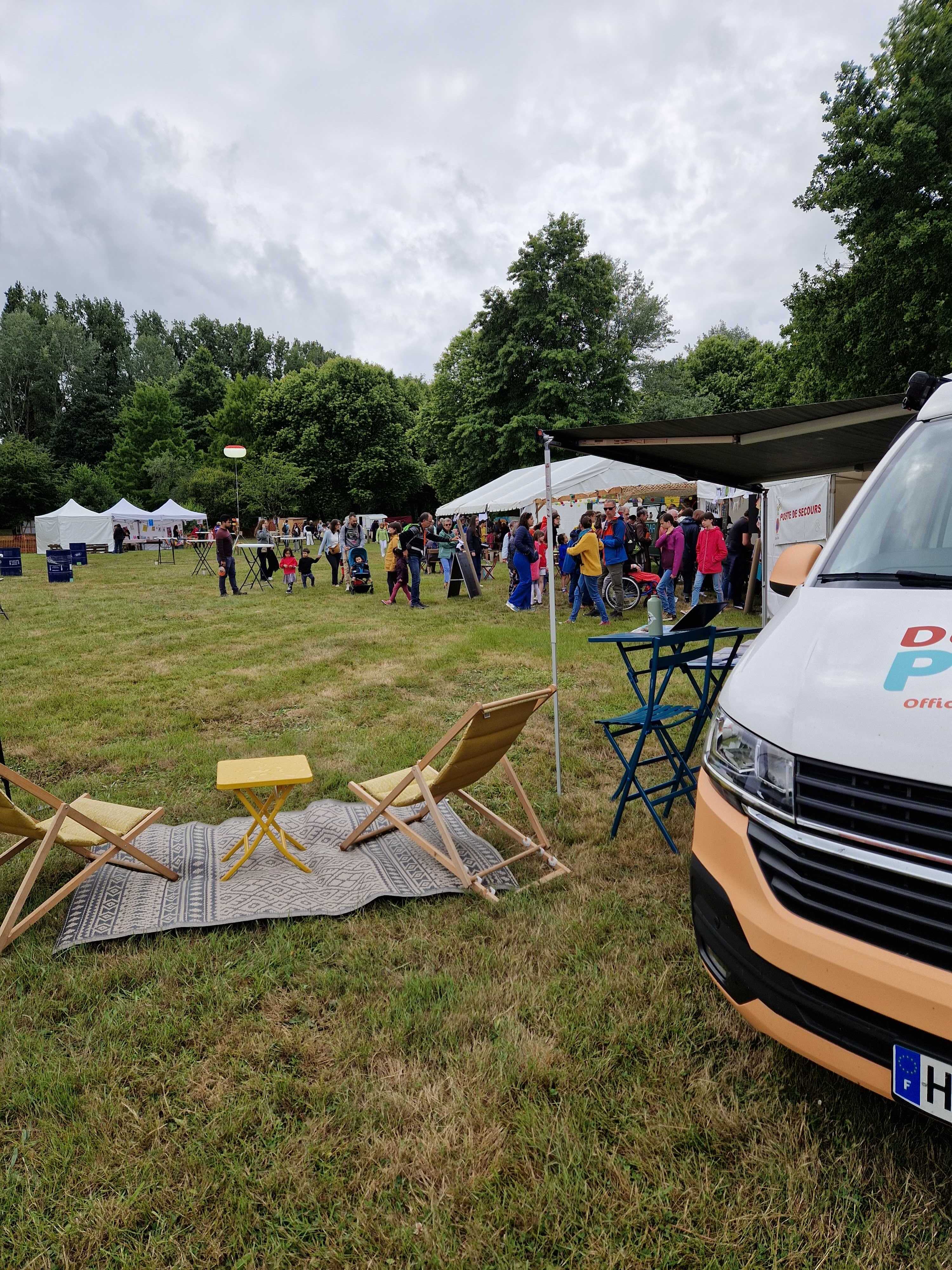 SAM à Festi'chaumes van accueil office de tourisme hors les murs Pornic festival - © DR