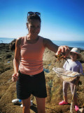 visite pêche à pied enfant, découverte coquillage, crustaces epuisette bottes