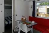 Espace repas cottage 2 chambres 5 personnes camping pornic 