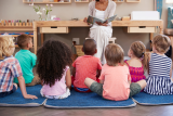 The month of the little ones Yog'istoire media library Armel de Wismes storytelling yoga singing Pornic