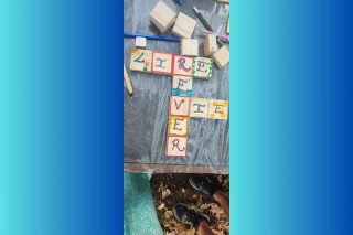 Atelier création déco carré bois façon scrabble