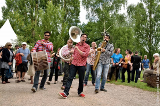 CONCERT DEFILE GROOVE CIE