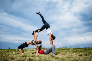 Cours d'acroyoga
