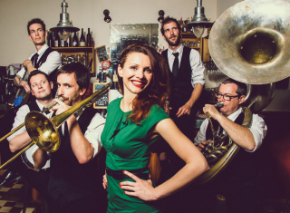 Déambulation : down the road/ the Sassy Swingers pornic