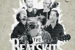 Concert sur podium avec THE BEATSKITS