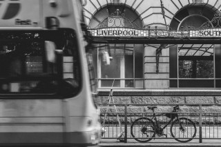 Pièce de théâtre : Les brumes de Manchester