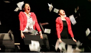 LA DEFERLANTE: ARGENT PUDEURS ET DECADENCES PORNIC