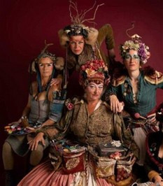  Spectacle déambulatoire par la cie les p'tites goules Pornic