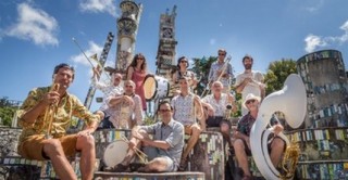 THE SHOT BRASS TOWER: DEAMBULATION JAZZ PORNIC