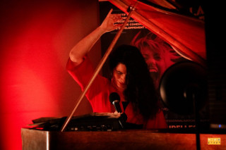 Trêves éveillées - La Pianiste Rouge