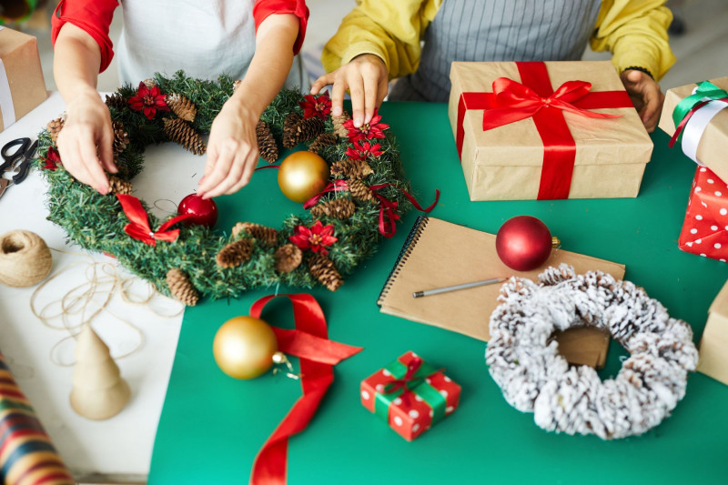 Atelier de fabrication des décoration de Noël