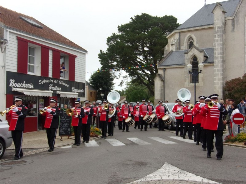 la plaine sur mer, réveil plainais, sainte cécile, fête, aubade, fanfare, majorettes, batterie, défilé