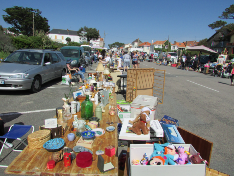 BROCANTE DE PROFESSIONNELS, prefailles, vide-grenier, brocante, destination pornic,