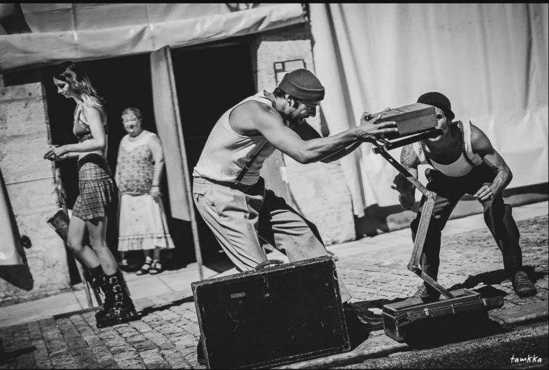 Les crieurs, spectacle tout public
