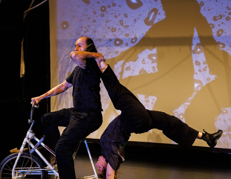 Cirque-Théâtre: 24 poses Pornic