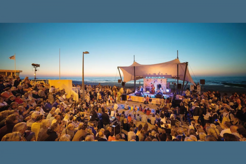 Beach concert at La Noëveillard pop music Destination Pornic