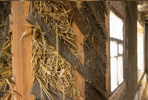 CONSTRUIRE UN MUR EN TERRE PAILLE PORNIC