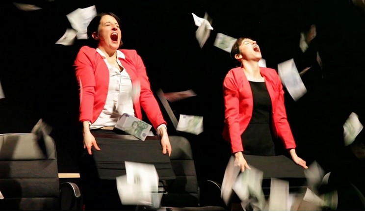 LA DEFERLANTE: ARGENT PUDEURS ET DECADENCES PORNIC