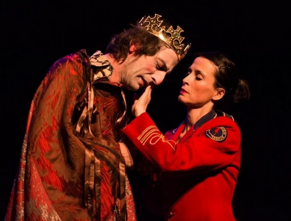 LA DEFERLANTE: KING OF KINGDOM PORNIC THEATRE DE RUE BURLESQUE