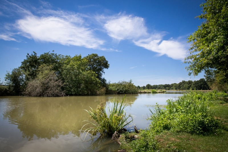 le-pierre-tremblante-rivière acheneau-balade bateau-toue