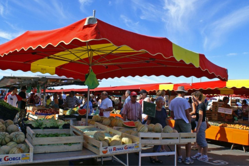 food market fresh produce traditional market Saint-Michel-Chef-Chef Tharon-Plage