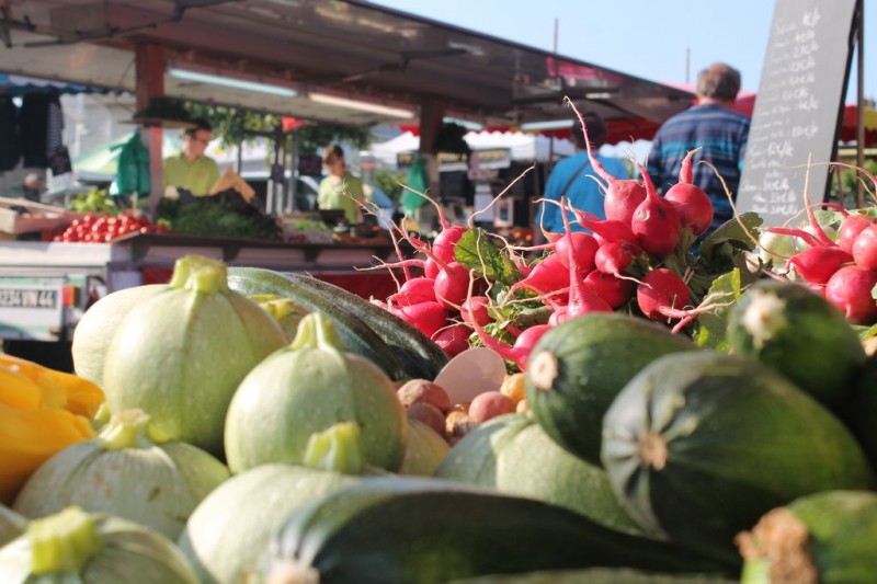 Marché traditionnel en été à La Plaine sur Mer