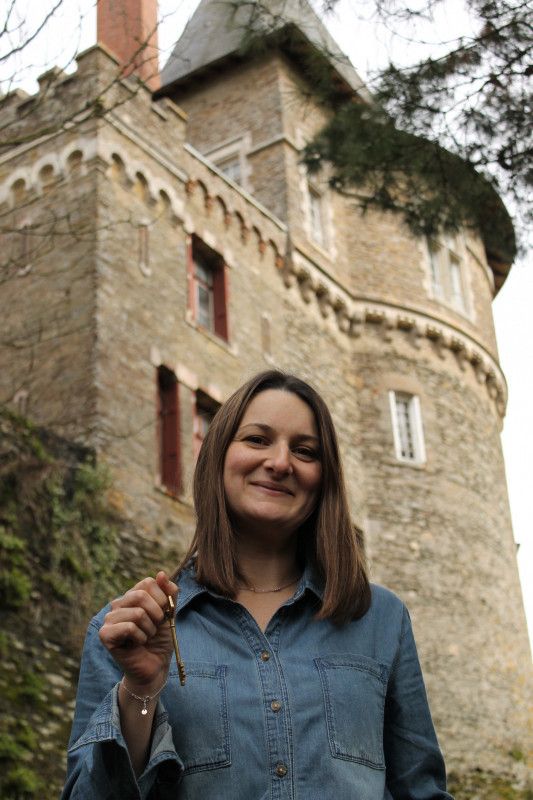 Même pas peur de suivre Andréa dnas les douves du château