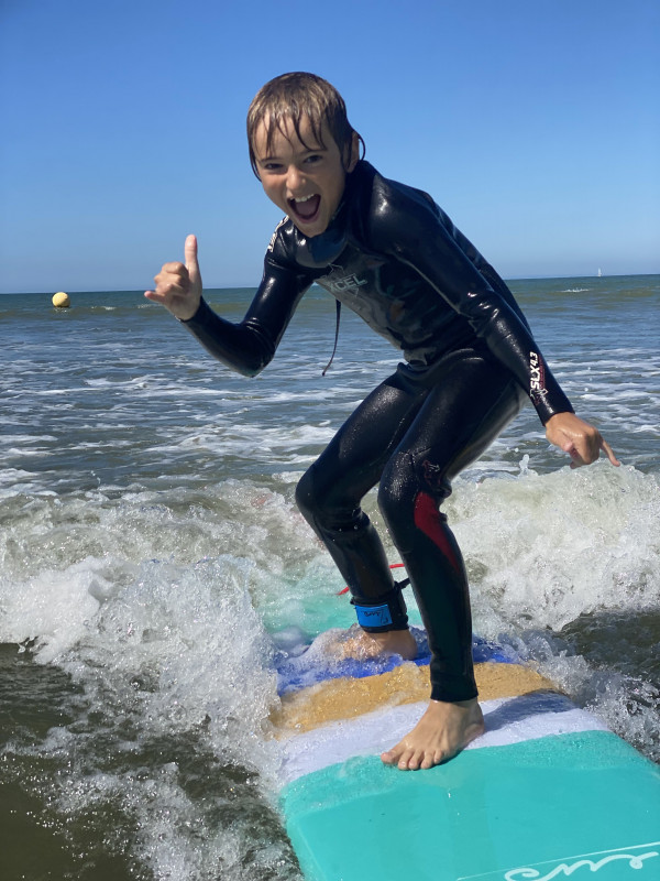 Les robins des vagues, école de surf, animations enfant, st michel, tharon, surf, animations, activités nautique, surf à Gohaud, école se surf  itinérante