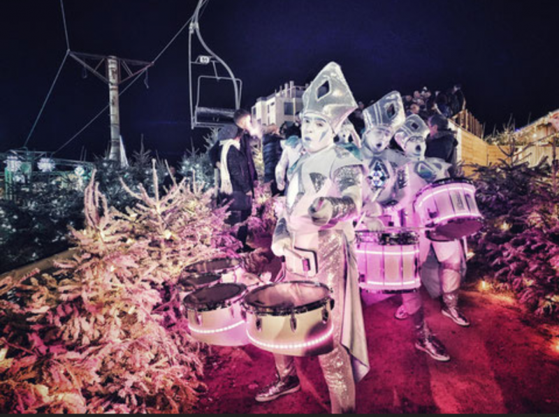 Spectacle de déambulations avec The Lighted Drummers par Mozdrums Pornic