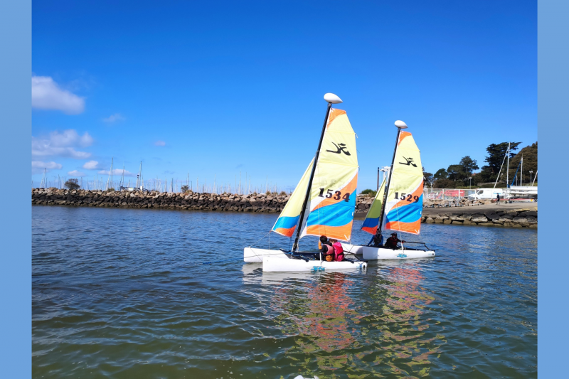  Katamaran-Kurs für Kinder von 7 bis 10 Jahren – Wassersport, Segeln, Sport – Reiseziel Pornic