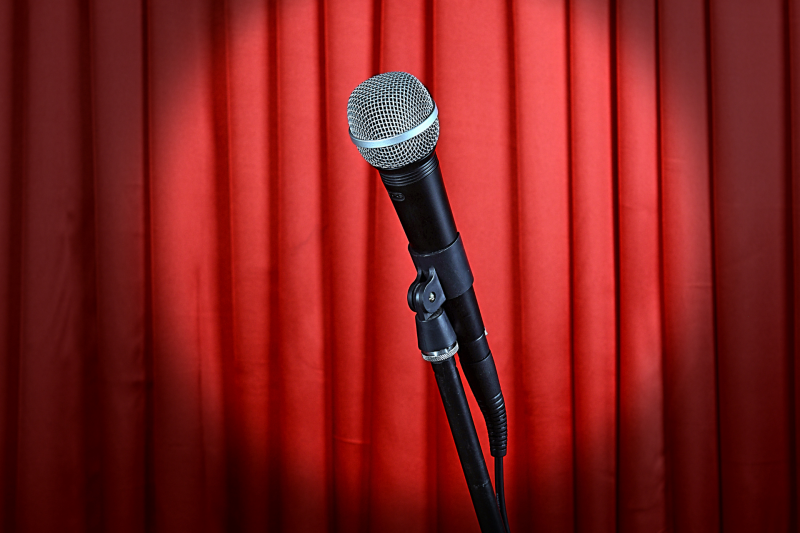 Stand up : Lola pas de titre café théâtre le poche pornic lola le bret