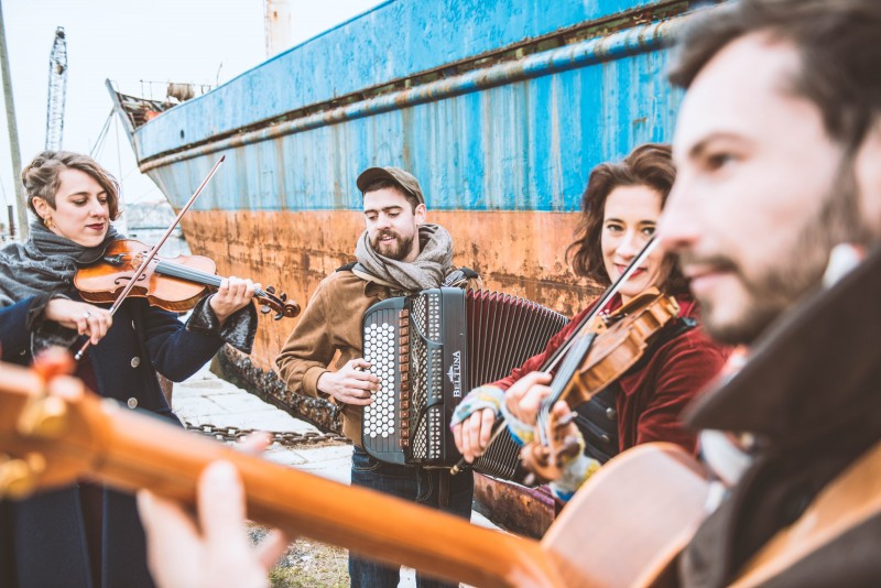 ZAKOUSKA PORNIC MUSIQUES ACTUELLES  ACCORDEON GUITARE VIOLONS